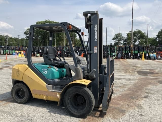 Forklift — Auction (lot 8451-2040)