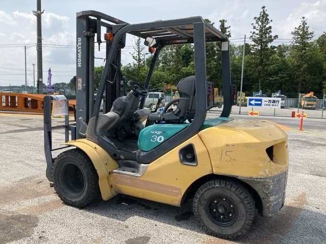 Forklift — Auction (lot 8451-2040)