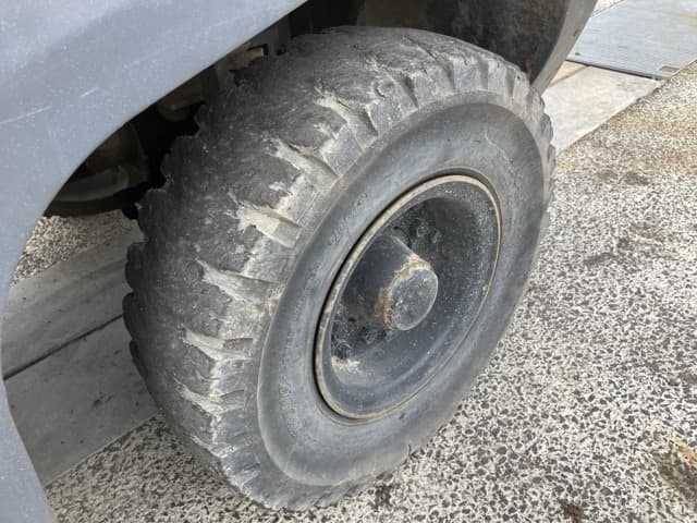 Forklift — Auction (lot 8451-2047)