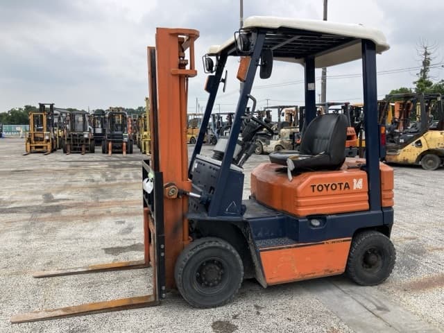 Forklift — Auction (lot 8451-2049)