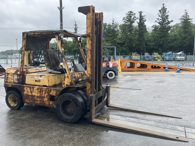 Forklift — Auction (lot 8451-2051)