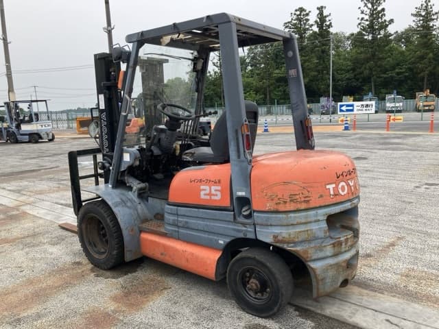 Forklift — Auction (lot 8451-2053)
