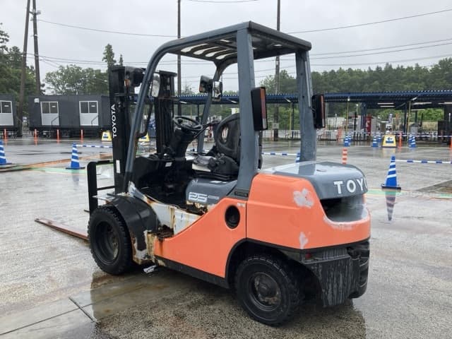 Forklift — Auction (lot 8451-2054)