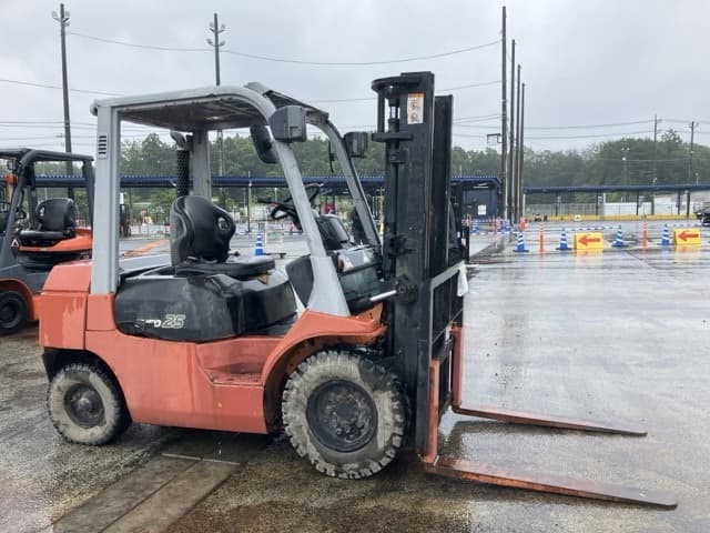Forklift — Auction (lot 8451-2065)