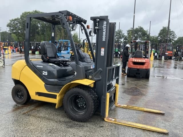 Forklift — Auction (lot 8451-2066)