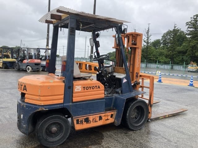 Forklift — Auction (lot 8451-2075)
