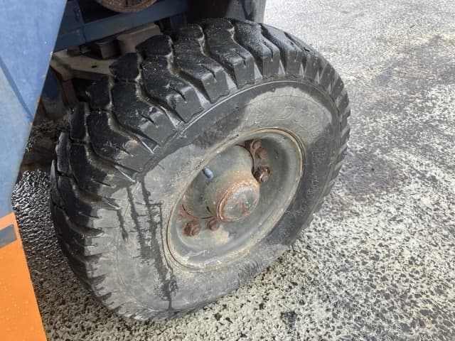 Forklift — Auction (lot 8451-2076)