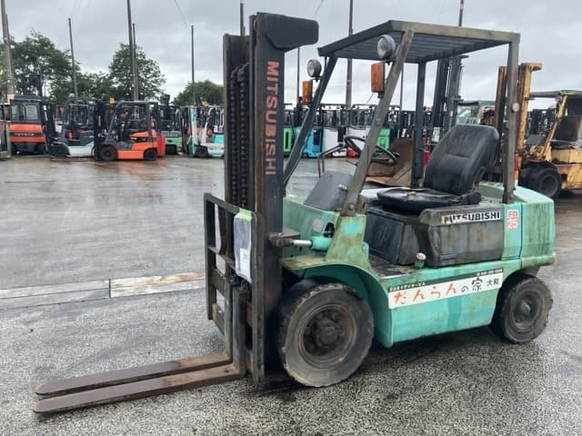 Forklift — Auction (lot 8451-2077)