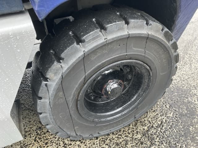 Forklift — Auction (lot 8451-2084)