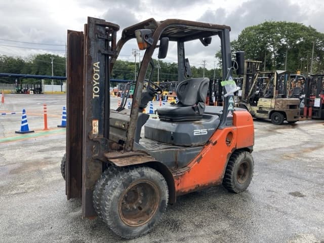 Forklift — Auction (lot 8451-2087)
