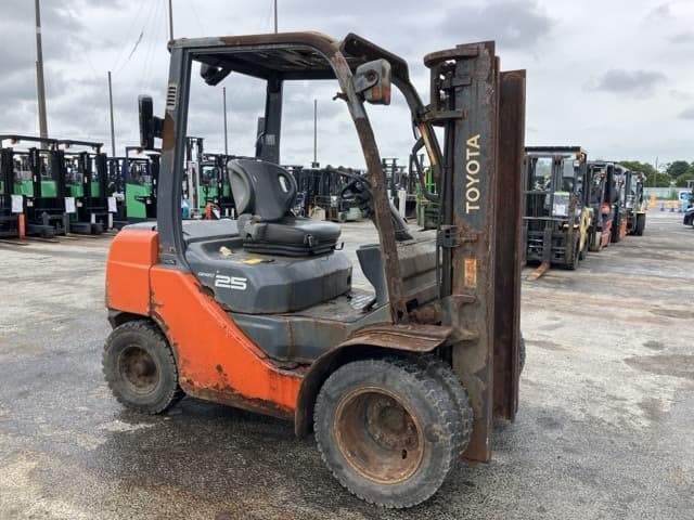 Forklift — Auction (lot 8451-2087)