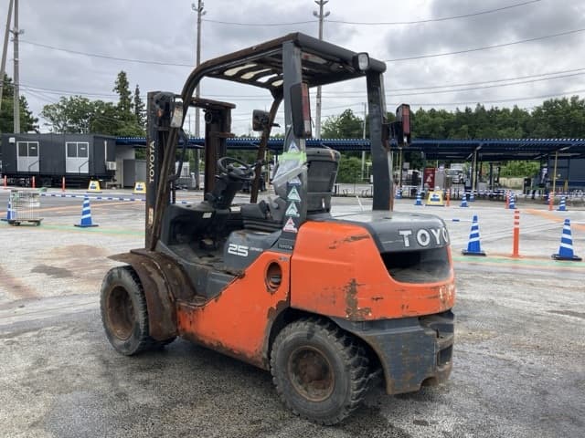 Forklift — Auction (lot 8451-2087)