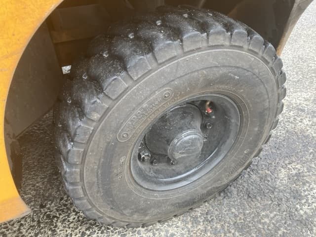 Forklift — Auction (lot 8451-2089)