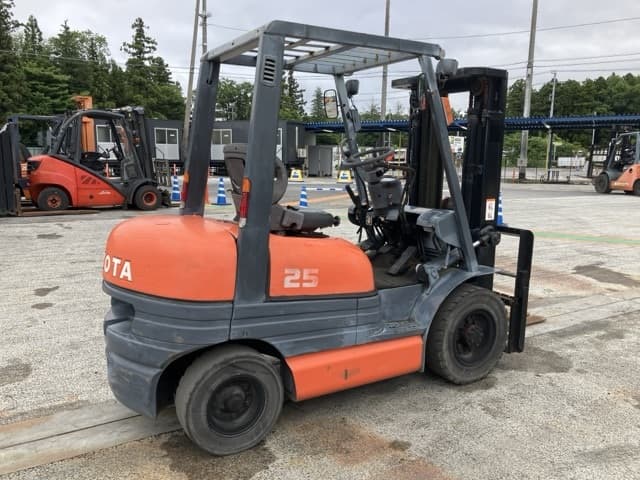 Forklift — Auction (lot 8451-2092)