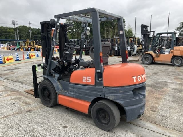 Forklift — Auction (lot 8451-2092)