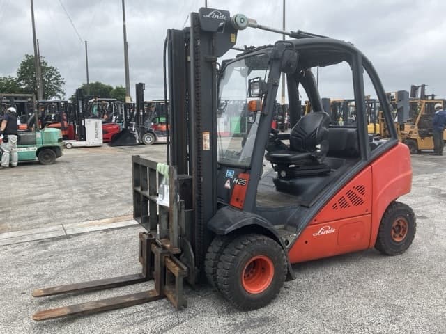 Forklift — Auction (lot 8451-2096)