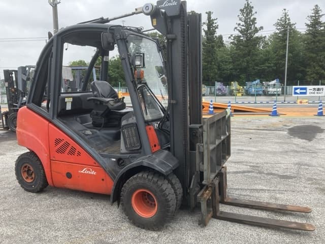 Forklift — Auction (lot 8451-2096)