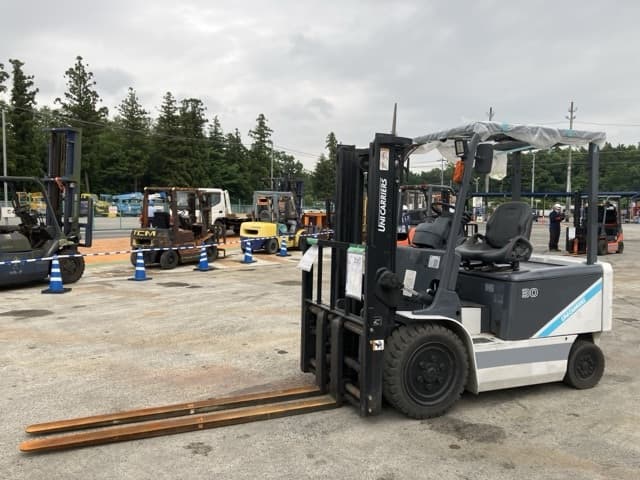 Battery Forklift — Auction (lot 8451-2100)