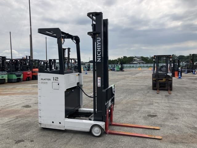 Reach Forklift — Auction (lot 8451-2102)