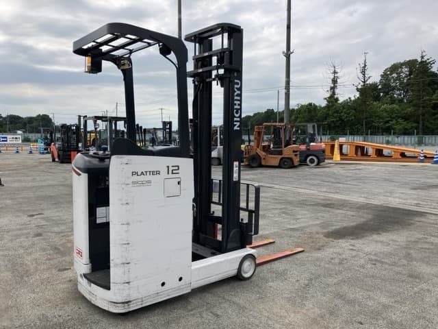 Reach Forklift — Auction (lot 8451-2102)