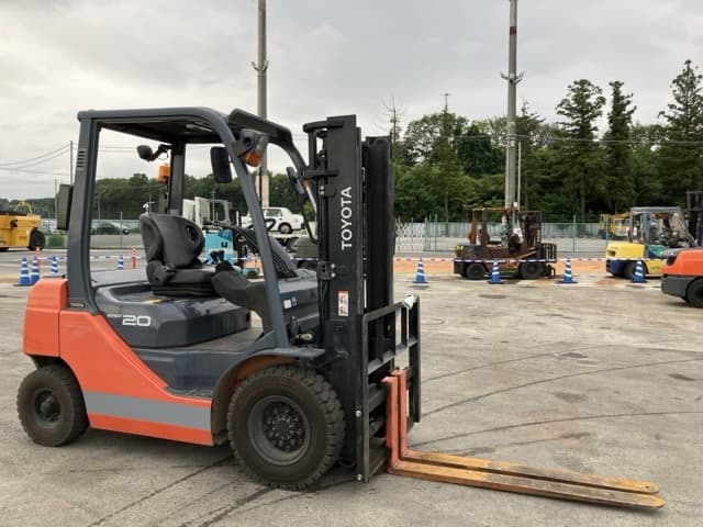Forklift — Auction (lot 8451-2104)
