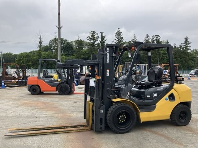 Forklift — Auction (lot 8451-2105)