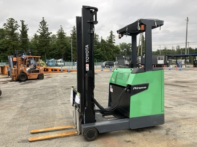 Reach Forklift — Auction (lot 8451-2115)