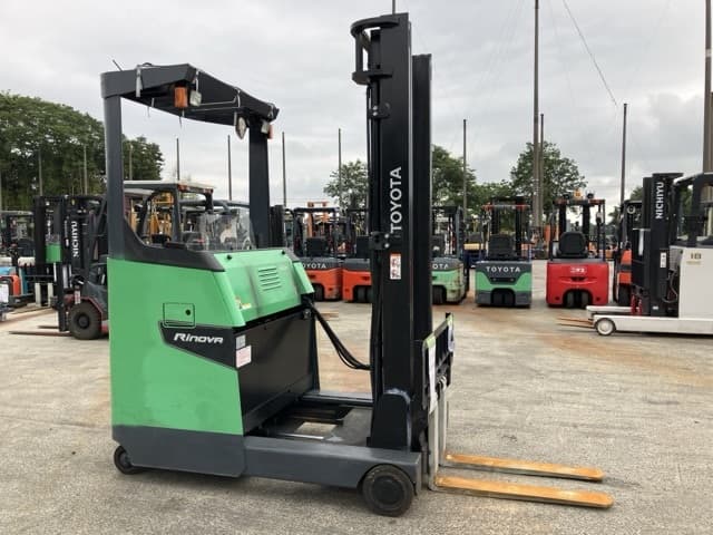 Reach Forklift — Auction (lot 8451-2115)