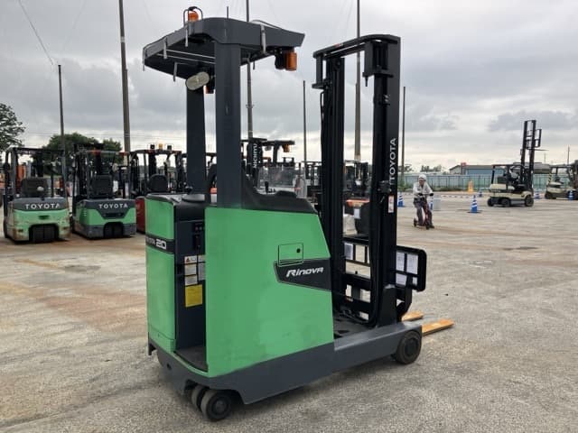 Reach Forklift — Auction (lot 8451-2115)