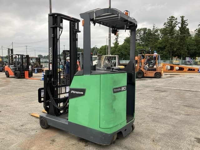 Reach Forklift — Auction (lot 8451-2115)