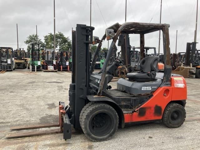Forklift — Auction (lot 8451-2120)