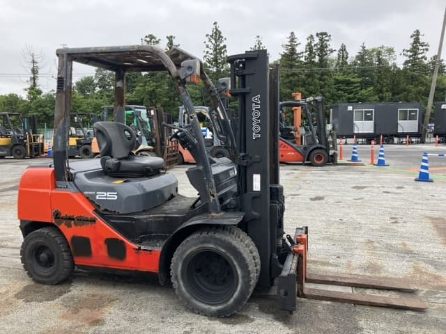 Forklift — Auction (lot 8451-2120)