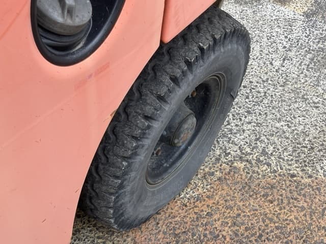 Forklift — Auction (lot 8451-2121)