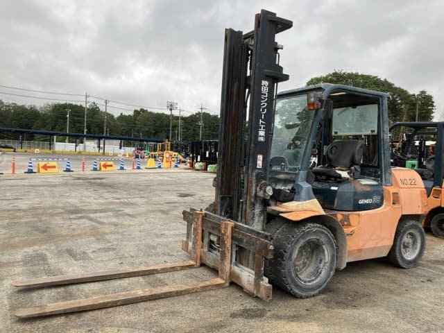 Forklift — Auction (lot 8451-2122)