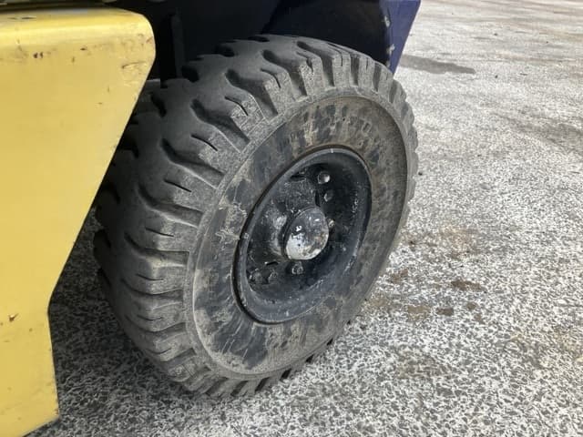 Forklift — Auction (lot 8451-2123)