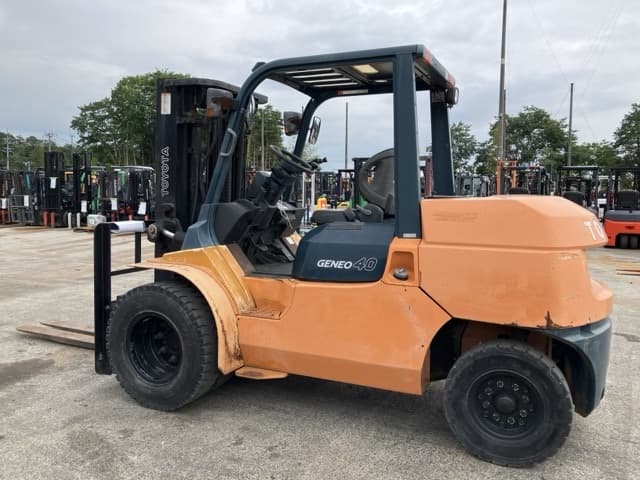 Forklift — Auction (lot 8451-2127)