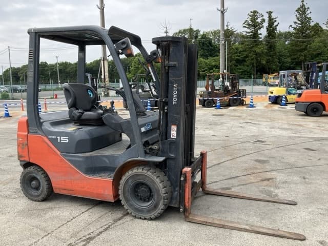 Forklift — Auction (lot 8451-2128)
