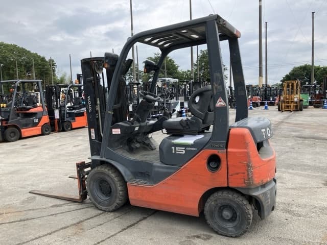 Forklift — Auction (lot 8451-2128)