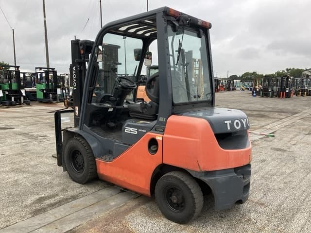 Forklift — Auction (lot 8451-2129)