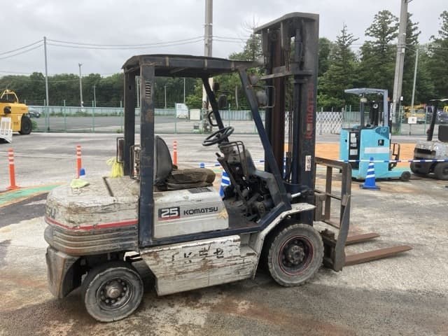 Forklift — Auction (lot 8451-2132)