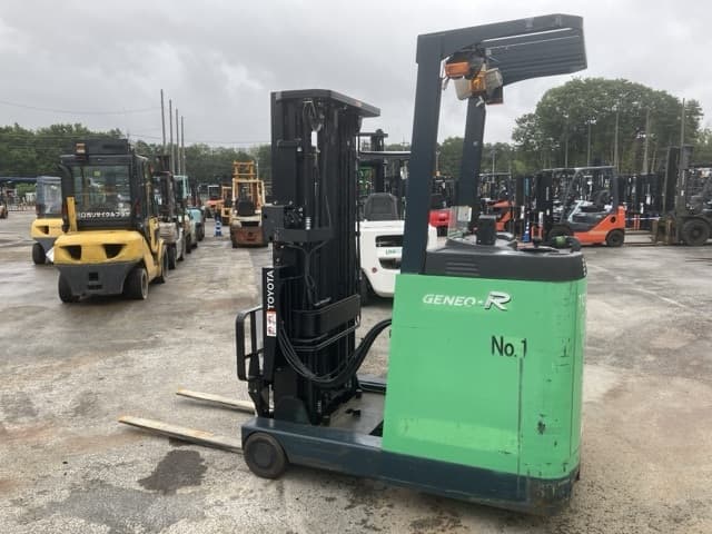 Reach Forklift — Auction (lot 8451-2133)