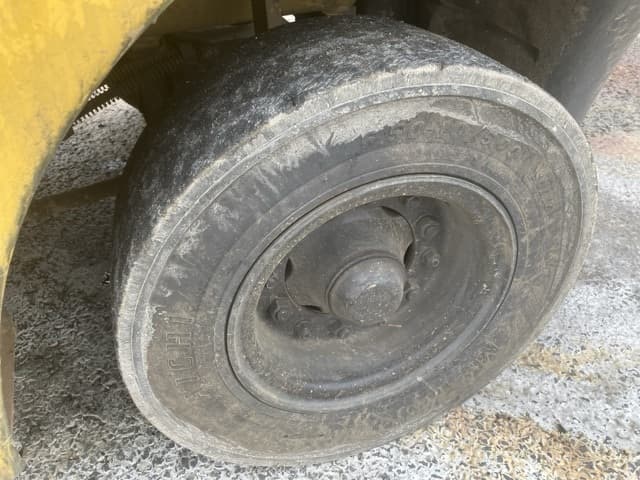 Forklift — Auction (lot 8451-2134)