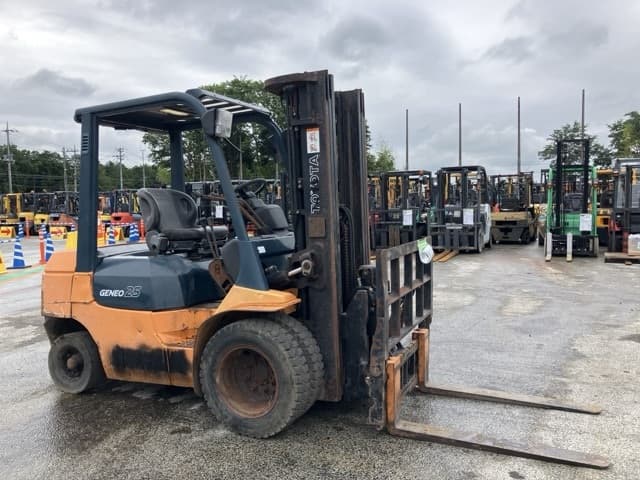 Forklift — Auction (lot 8451-2135)