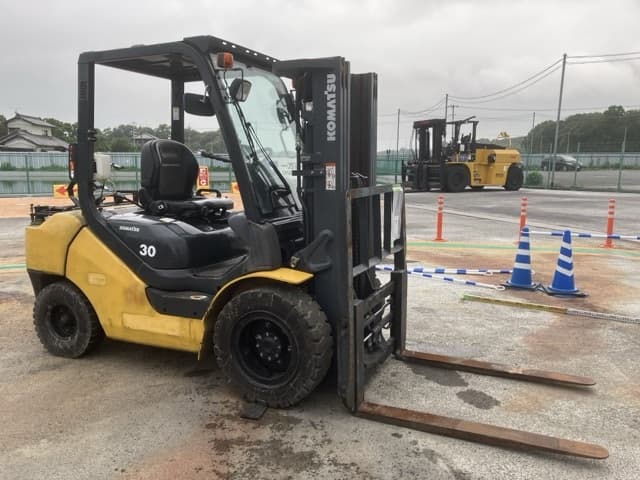 Forklift — Auction (lot 8451-2139)