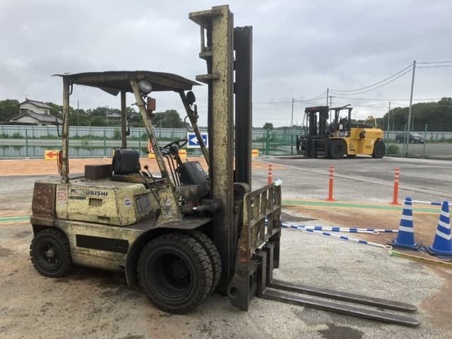 Forklift — Auction (lot 8451-2140)
