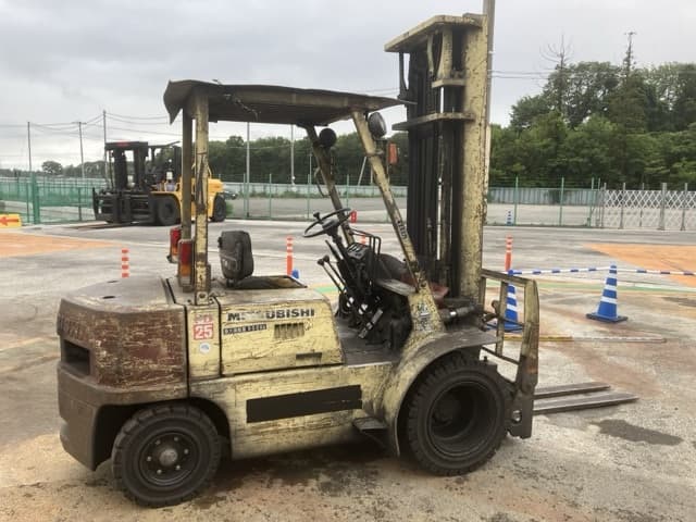 Forklift — Auction (lot 8451-2140)