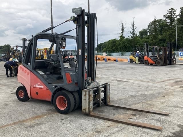 Forklift — Auction (lot 8451-2142)