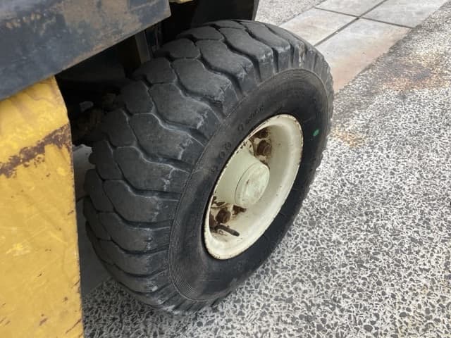 Forklift — Auction (lot 8451-2143)