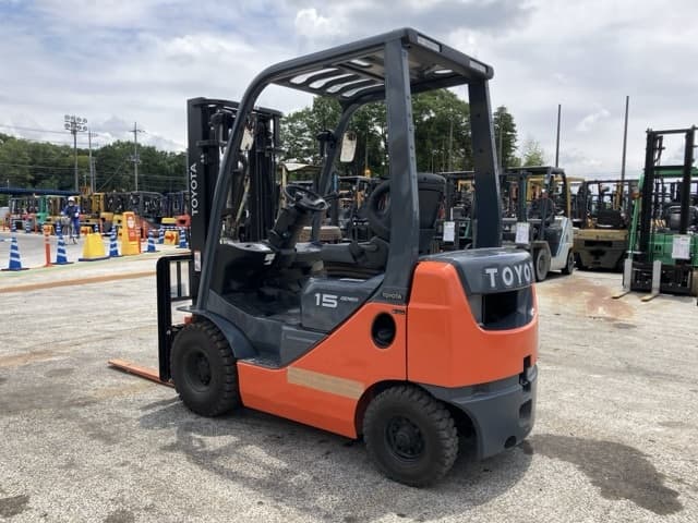 Forklift — Auction (lot 8451-2147)