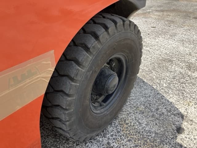 Forklift — Auction (lot 8451-2147)